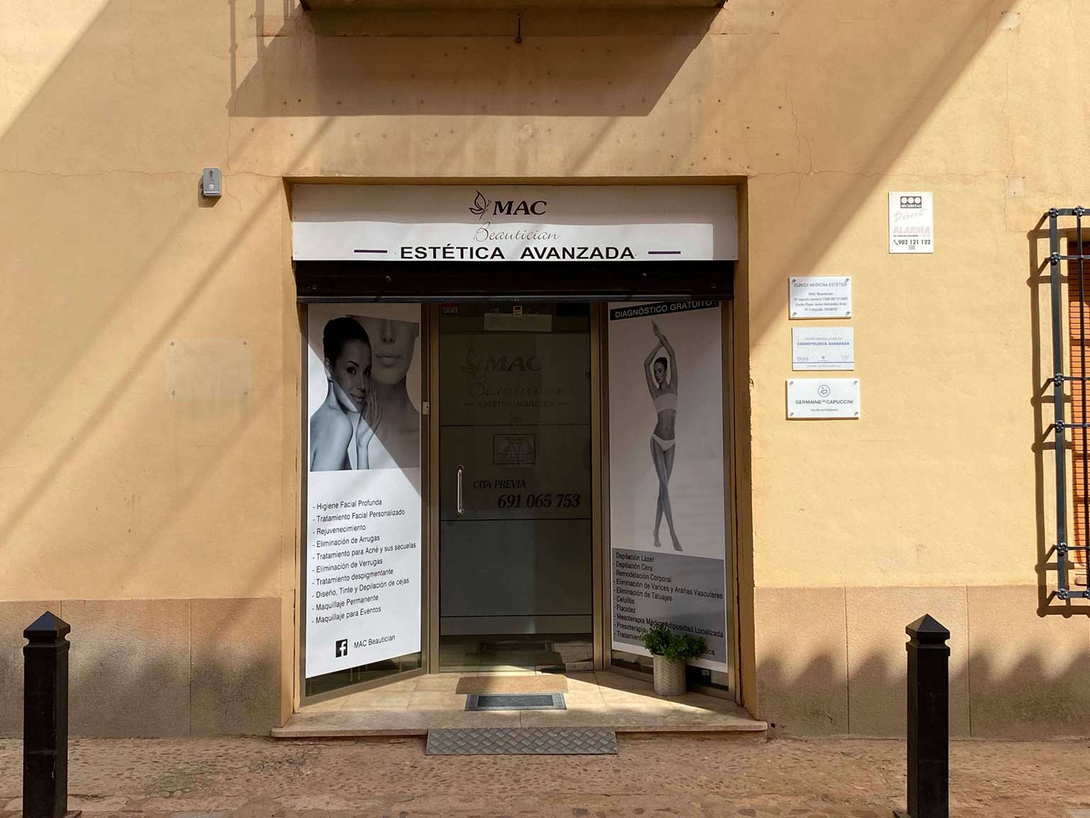 exterior de Mac-Beautician en villanueva de los infantes